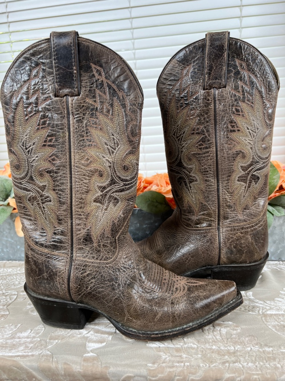 Sonora Brown Distressed Leather Western Boots Size 6.5